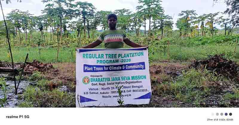 Village community joins the Lemon Tree Plantation Drive.